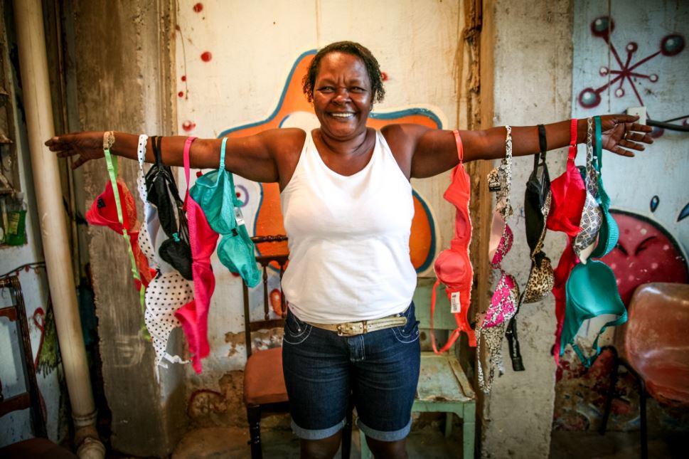 Bra Bank Campaign Launches To Help Kick Out Poverty In Brazil 