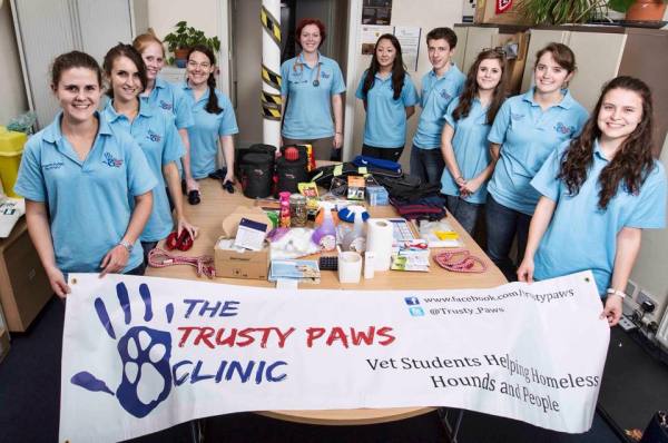 Student Vets Open The Trusty Paws Clinic To Treat Dogs Belonging To Homeless People