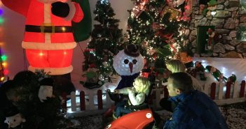 Wizzy helps Issy meet Father Christmas