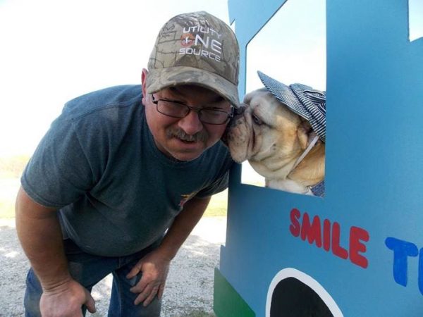 English Bulldog Stanley Shows the World Being Different is OK