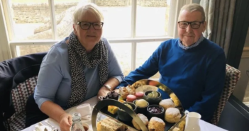 Woman returns to hospice that cared for her late husband to volunteer on Christmas Day